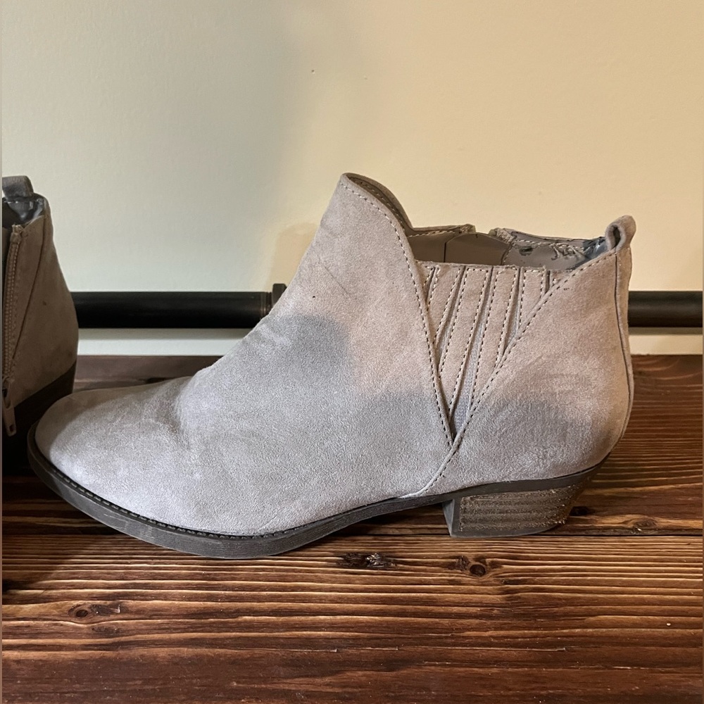 Carlos grey shoes